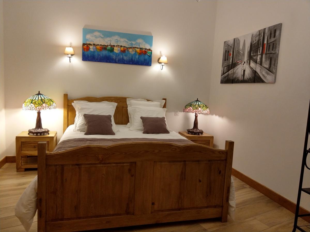 Les chambres d'hôtes de la Frissonnette Auzelles Extérieur photo